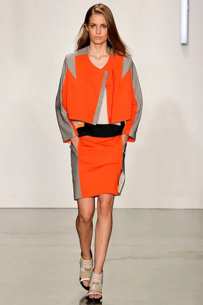 Look 10